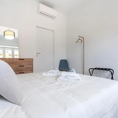 New Modern In * Milán