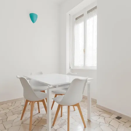 Guesthost - Cozy Varesina Area * Milan