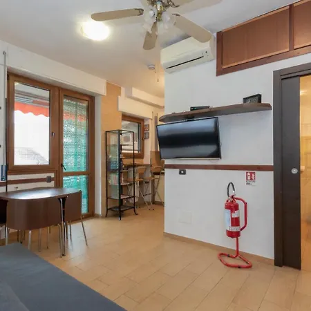 I-host 2br With Balcony Porta Romana Апартаменты Милан