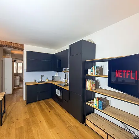 Apartamento Modern Two-room With Balcony 2km From The Center