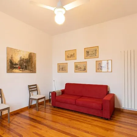 Vintage Chic Flat Steps From Fiera & Wi-fi *