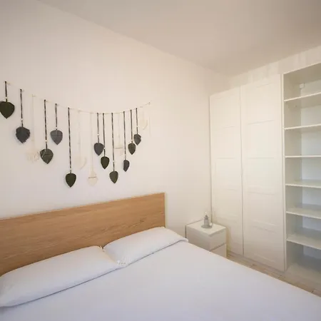 Design & Comfort Near Station Apartament *