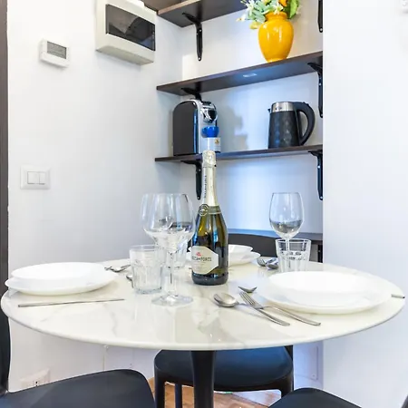 Torre Velasca - Duomo 5 Min Walk - 2 Bedrooms With 2 Bathrooms
