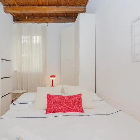 公寓 2 Bdr Flat - Direct Tram 15 Min Duomo *