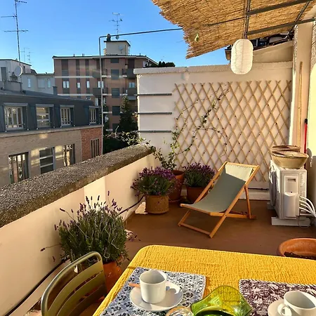 Apartamento Sunny New With Terrace 2 Min Metro Milão