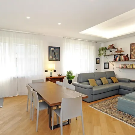 Apartment Spacious And Cozy Flat With Two Bathroom *