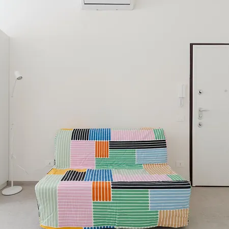 Guesthost - Comfy Flat Near Gambara Mm1