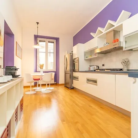 Three-room In The Heart Of Apartament Mediolan