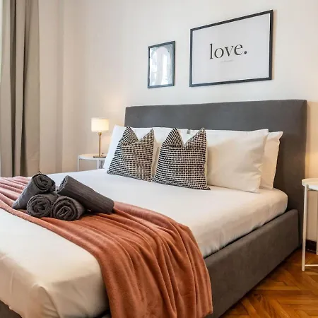 Centrale-duomo 10min - Spacious App - Sleeps 4 *