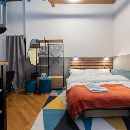 Comodo E Confortevole Loft A Due Passi Dal Duomo Di E I Navigli Lägenhet *