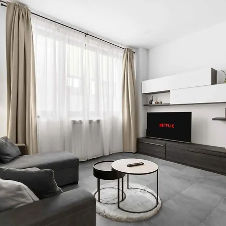 Essence Parcheggio Gratuito E Self Check-in A 公寓