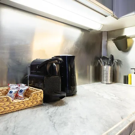 Ravizza Design Metro Apartman