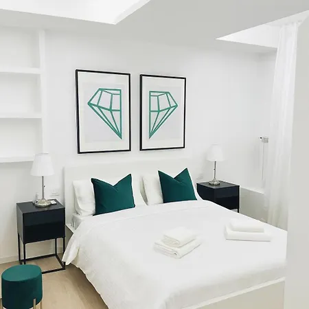 The Boutique Houses - San Siro With Private Parking - Bande Nere M1 Metro Direct To Duomo- Apartments Milan City Center * Milão