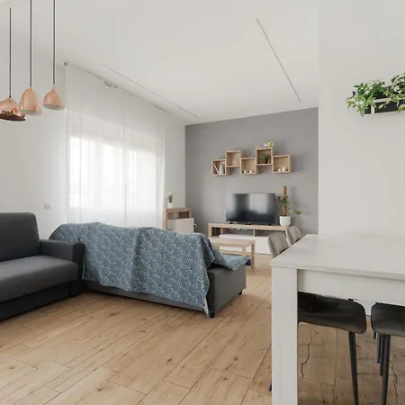 Guesthost - Stylish Forlanini M4 アパート ミラノ