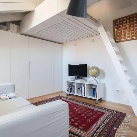 Apartman Charming Loft On The Navigli Milánó