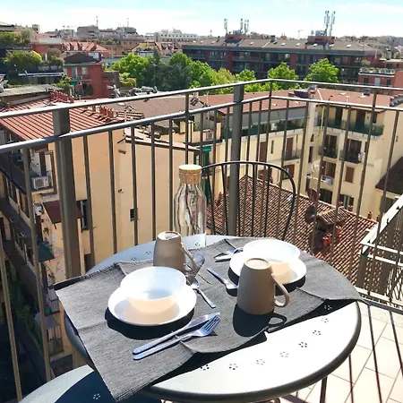 Porta Venezia Panoramic Two-room شقة