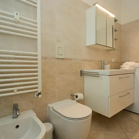 3 Flat, 15 Minutes From Navigli-humanitas *