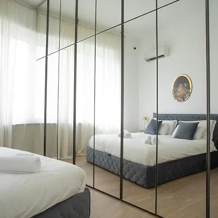 Maisons Via Dei Piatti - One Apartmán Milán