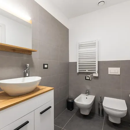 San Siro 700 M - 20 Min - Apt1 *