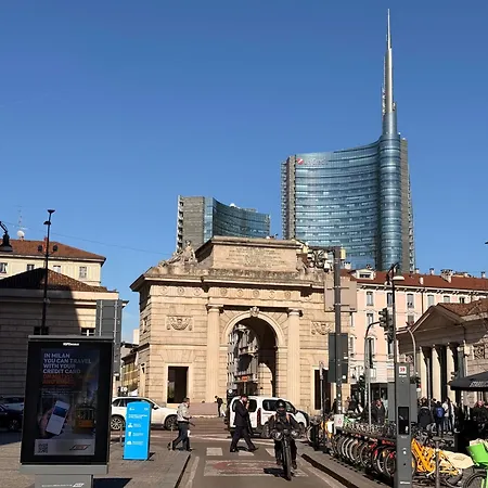 3 Bedrooms Separate 1 Min Walk From Brera, 15 Min Duomo