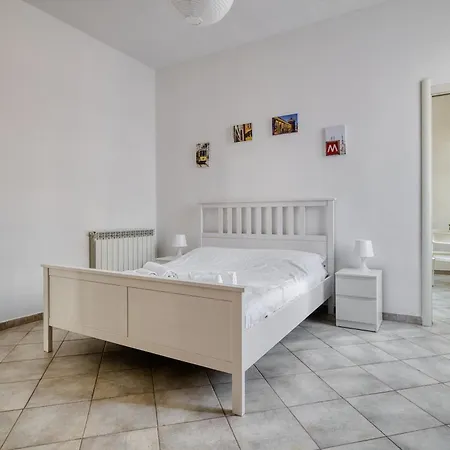 Domusmi Fioravanti * ميلان