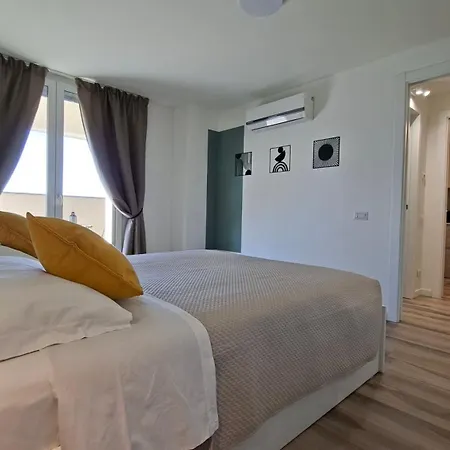 Апартаменты Bright With Terrace And Free Parking *