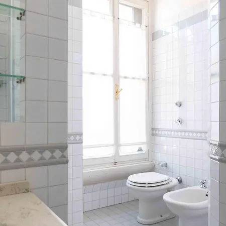 Bilocale Moderno Per 4 Vicino Mm Pasteur Via Venini *