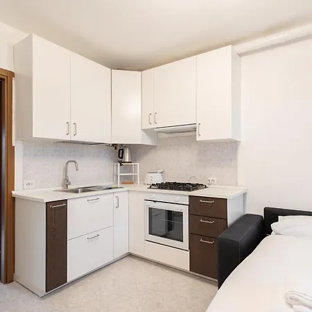 Apartment Moderno Bilocale In Via Tortona A 500m Dai Navigli Mailand