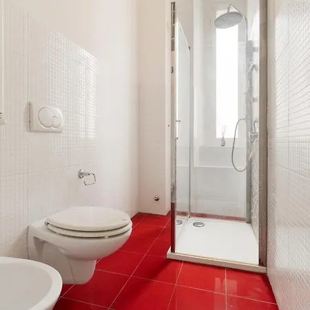 Guesthost - Cozy Balcony Meda * Milan