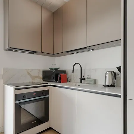 Guesthost - Modern Terrace Flat In Solari Area Apartman *