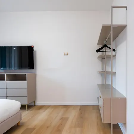 Luminoso E Moderno Vicino Metro Milán