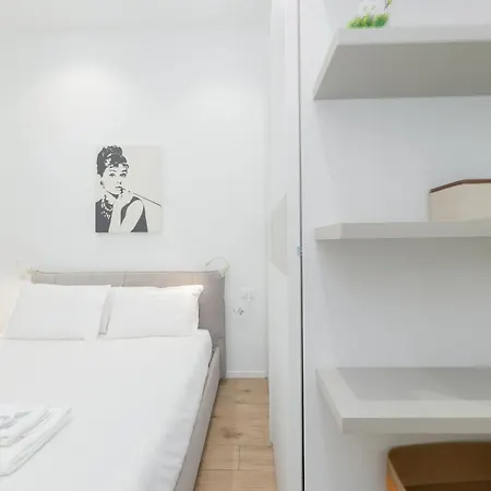 Bocconi White Appartement *
