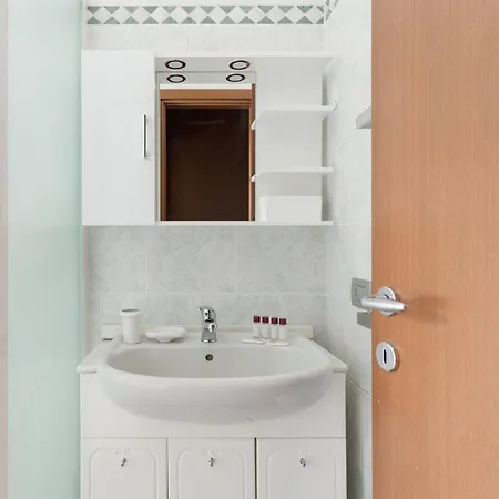 Апартаменты Guesthost - Porta Romana Balcony Flat