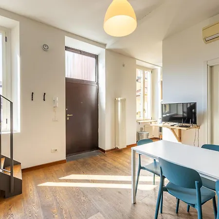 아파트 Molino Delle Armi Near Metro Blue