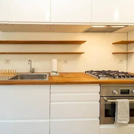 Lägenhet Cozy With Ac & Wifi