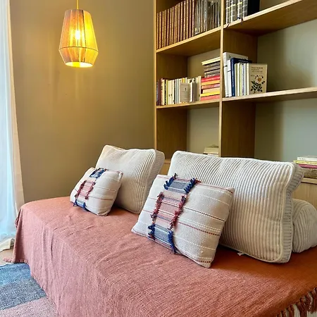 Appartement Sunny New Apt With Terrace 2 Min Metro