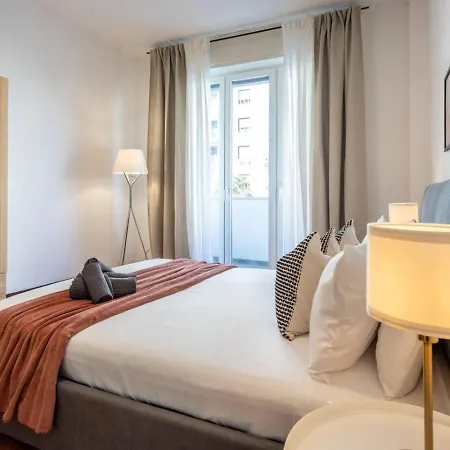Centrale-duomo 10min - Spacious App - Sleeps 4 Apartman