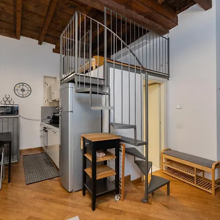 Comodo E Confortevole Loft A Due Passi Dal Duomo Di E I Navigli * Milano