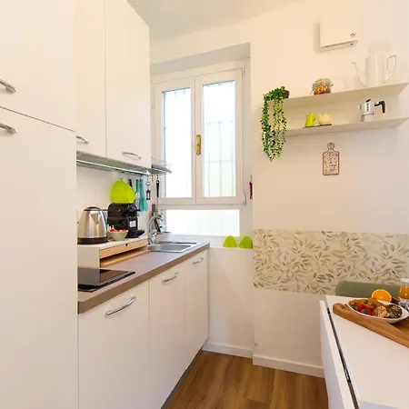 Il Glicine - Vista Mozzafiato, Zona Isola, Vicino Metro M3 M5 E Stazione Appartamento