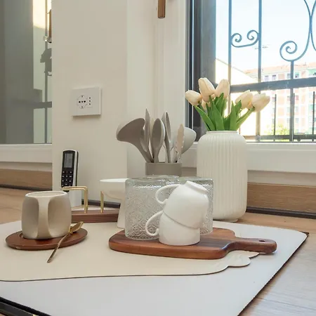 Xenia - At Via Boncompagni 7 Milano