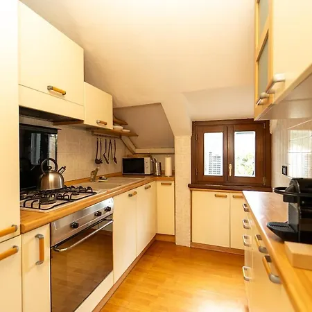 Daire Cozy Attic With Terrace And Ac And Wifi Milano