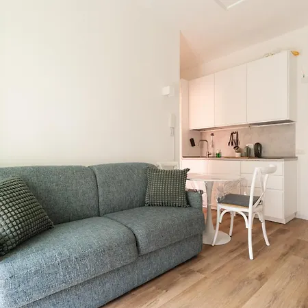 Guesthost - Comfy Balcony X4 Turro Milán