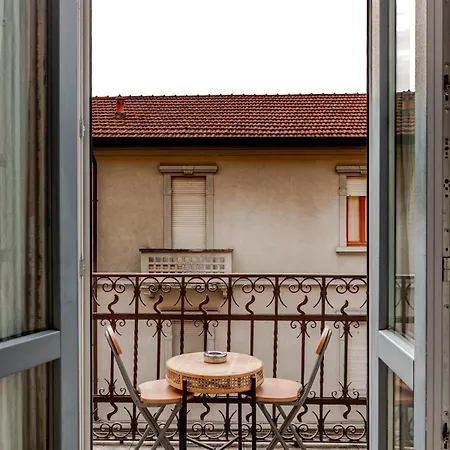 Elegant Oasis 10 Min Station With Balcony E Wifi Near M1 Rovereto 아파트
