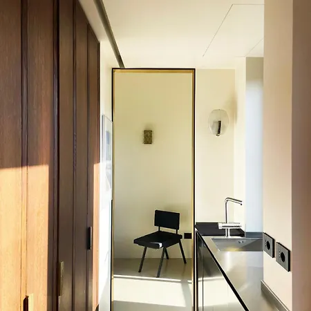 Stylish And Super Apt, * ميلان