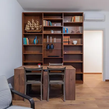 Cinzia's House - 5 Minutes From The Metro Apartmán