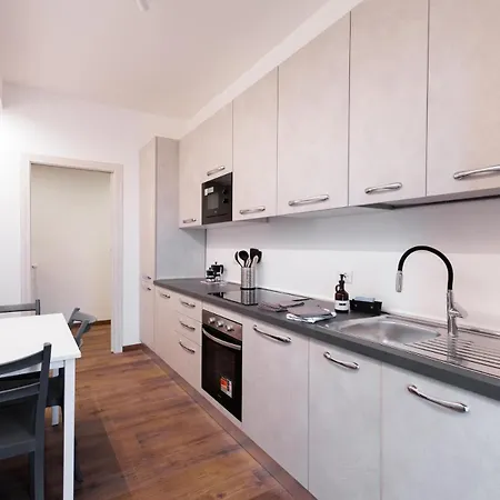 Appartamento Cinzia's House - 5 Minutes From The Metro Milano