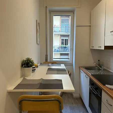 In The Loreto Area, Mm1 Pasteur Daire Milano