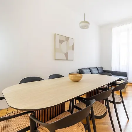 Lejlighed Duomo 15 Min Walk - Historic Center, 4 Bedrooms And 2 Terrace