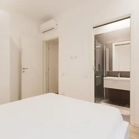 Apartamento Montenero 73 - Free Wifi - Duomo & 5 Giornate *