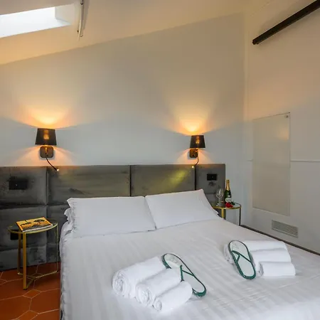 Palermo, 18 - Two-room With Terrace *